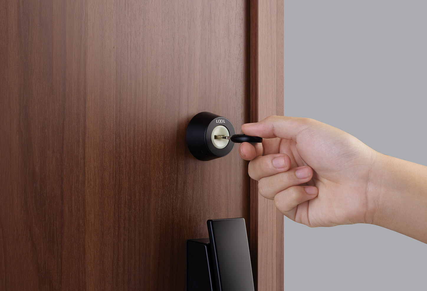 image of Lock-Unlock with ease using a reversible key