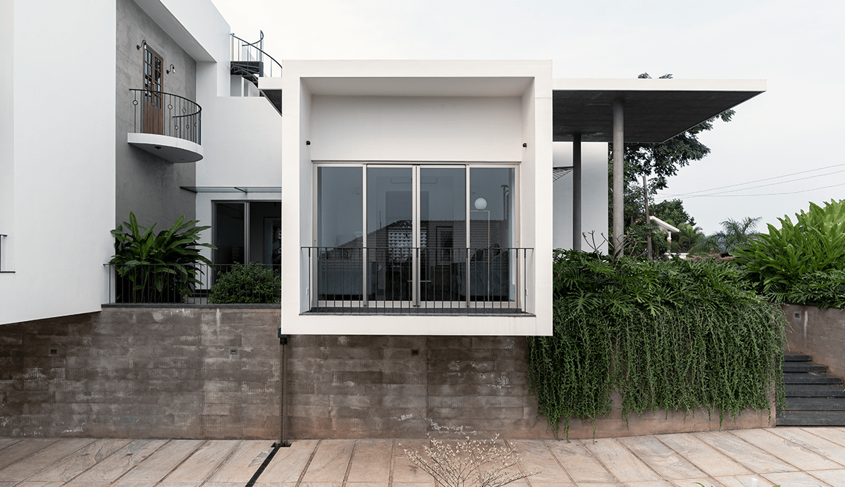 ATHIRA-PARAS RESIDENCE